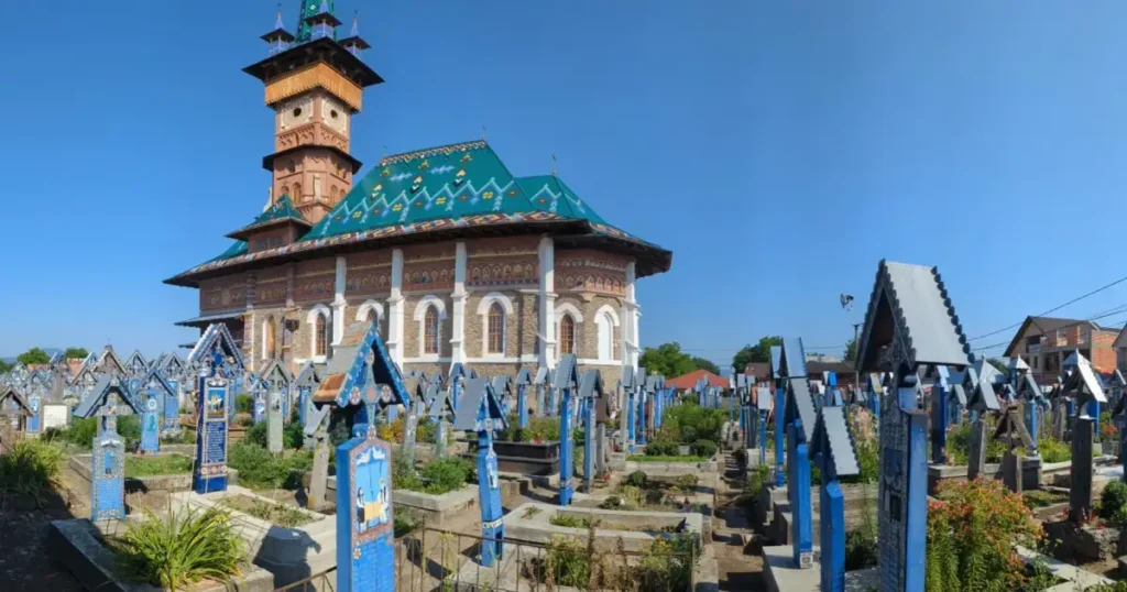 Biserica din cimitirul vesel de la Sapanta