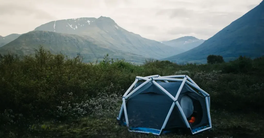 Camping la munte, cort
