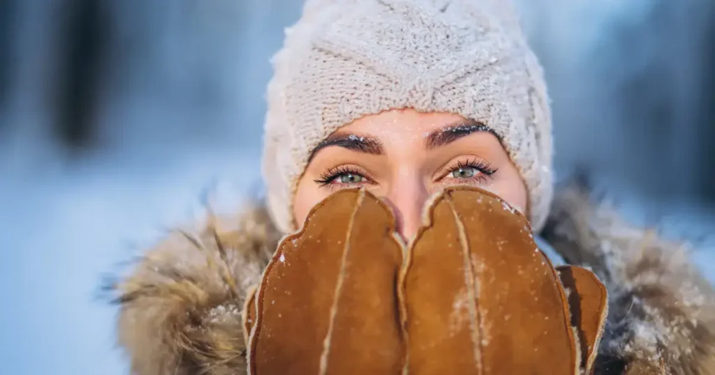 Fata inghetata de frig