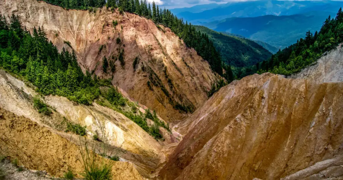 Groapa Ruginoasa vara