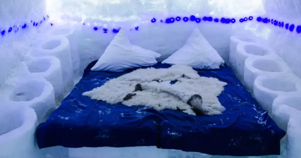 Interior hotelul de gheata