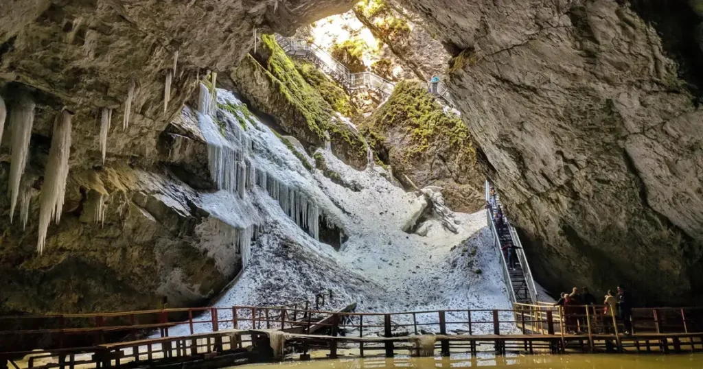 Pestera de gheata Scarisoara