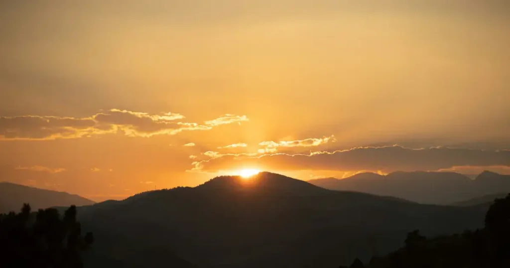 Rasarit de soare la munte