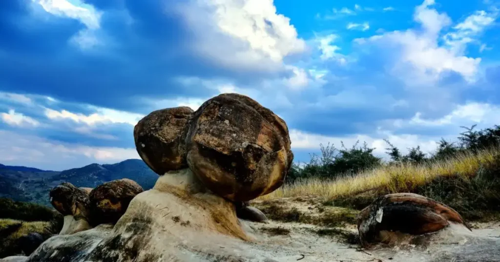 Trovanti, pietre vii