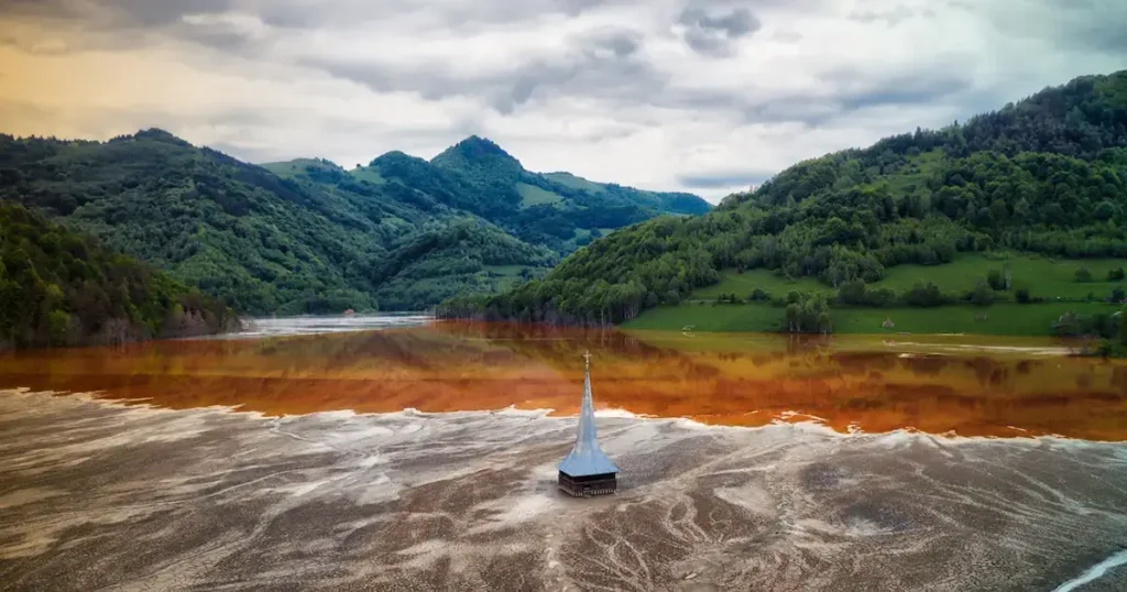 Turla Bisericii din lacul Geamana
