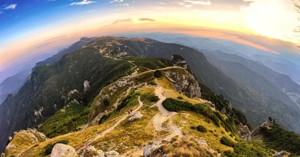 Muntele Ceahlau apus de soare